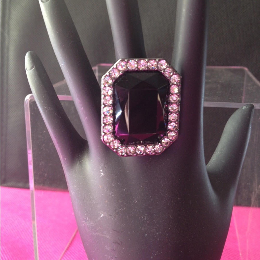 Ring - Picture 5 of 6